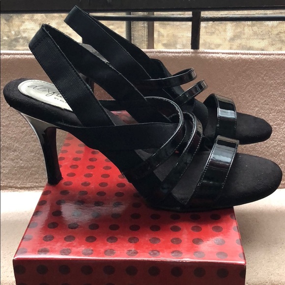 Black straps woman Open toe heels. - Picture 2 of 8